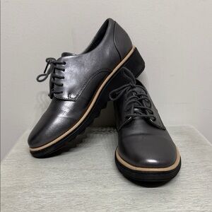 Clarks Women’s Sharon Noel Gun Metal Lace Up loafers Size 6.5